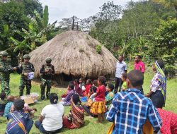 Berbagi Kasih Penuh Cinta Satgas 521/DY Menyambung Silaturahmi di Distrik Kurima