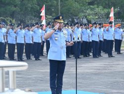 Komandan Lanud Sultan Hasanuddin Marsma TNI Arifaini Nur Dwiyanto, M.Han., pimpin upacara ziarah dalam rangka Peringatan Ke-78 Hari Bakti TNI Angkatan Udara