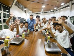 Sekretaris Kabinet (Seskab) Teddy Indra Wijaya bersama Menteri Sosial Saifullah Yusuf melakukan peninjauan ke Sekolah Rakyat