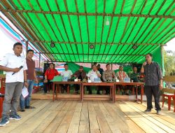 Kapolsek Kuala Behe Bersama Forkopimcam Hadiri Pembukaan Open Turnamen Sepak Bola Kuala Behe Cup Tahun 2025