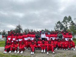 Satgas Yonif 700/WYC Latih Paskibraka Kabupaten Puncak, Semangat Merah Putih Berkobar di Tanah Papua