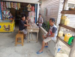 Patroli Siang, Polisi Menyapa Warga di Warung Sederhana