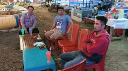 Temui Warganya Sedang Duduk santai, Polisi berikan himbauan kamtibmas