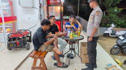 Polisi Sambangi Warga Demi Ciptakan Rasa Aman di Jumat Malam