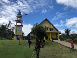 Satgas Pamtas Yonif 763/SBA Pos Bori Gelar Karya Bakti Bersihkan Gereja Santa Monica