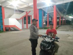Laksanakan Patroli Dialogis Personil Polsek Ngabang Tidak Lupa Memberikan Pesan-Pesan Kamtibmas