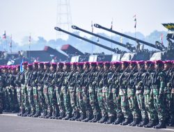 Semangat Prajurit Pasmar 1 Ikuti Latihan Upacara Kehormatan Militer