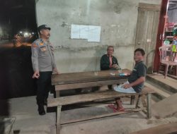 Patroli Malam Temui Warga Sedang Santai, Ini Pesan Humanis Polisi Kepada Warganya