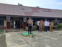 Bertindak Sebagai Inspektur Upacara, Kapolsek Menjalin Sampaikan Tentang Bahaya Kenakalan Remaja