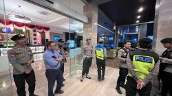 Patroli Enggang Polresta Pontianak Amankan Kedatangan Delegasi Polis PDRM Serawak di Hotel Mercure