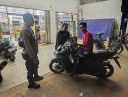 Melalui Patroli Malam , Personil Polsek Mempawah Hulu berikan himbauan Kamtibmas