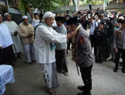 Kapolri Silaturahmi ke Ponpes Al-Hamidy Banyuanyar, Tekankan Sinergitas dan Persatuan