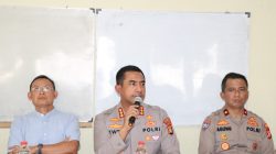 Kapolres Jakbar Ngopi Bareng Warga, Bahas Keamanan Lingkungan di Komplek DPR I, Serap Aspirasi Warga