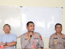 Kapolres Jakbar Ngopi Bareng Warga, Bahas Keamanan Lingkungan di Komplek DPR I, Serap Aspirasi Warga