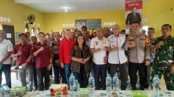Kapolsek Sengah Temila Hadiri Kegiatan Reses Anggota DPR RI di Desa Aur Sampuk, Bahas Karhutla dan Ketahanan Pangan