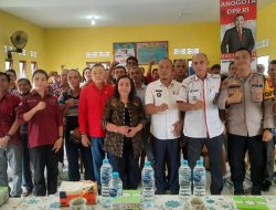 Kapolsek Sengah Temila Hadiri Kegiatan Reses Anggota DPR RI di Desa Aur Sampuk, Bahas Karhutla dan Ketahanan Pangan