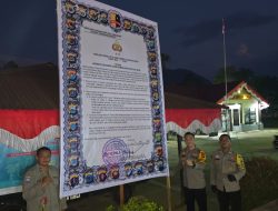 Cegah Karhutla, Polsek Sengah Temila Pasang Banner Maklumat Kapolda di Depan Mako