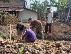 Sentuhan Kemanusiaan TNI: Rumah Reyot Ibu Dasiyem di Desa Sumberpetung Kini Berdiri Kokoh Berkat Program Bedah RTLH Kodim 0818