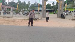 Personil Polsek Mempawah Hulu diterjunkan Guna Lakukan Pengamanan Ibadah Shalat Jumat