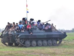 Ranpur Prajurit Pasmar 1 Diserbu Masyarakat Batujajar