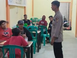 Patroli Malam, Polsek Sengah Temila Ajak Warga dan Satpam Bank Tingkatkan Kewaspadaan