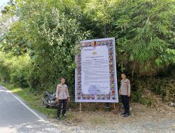 Polsek Menjalin serukan Pencegahan Karhutla dengan pemasaran banner Maklumat Kapolda Kalbar