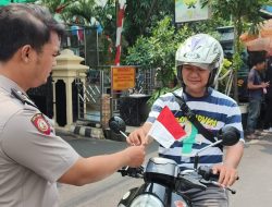 Polsek Metro Tamansari Gelar Pembagian Bendera Merah Putih dalam Rangka HUT RI ke-80