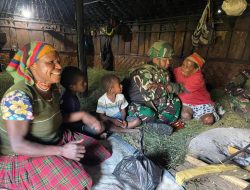 Senyum Dan Sapa Papuaku Satgas Yonif 521/DY Saat Berkunjung Ke Kampung Bolakme