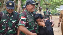 Tangis dan Haru di Kampung Kamno Sari, Warga Sambut Tim Wasev TMMD