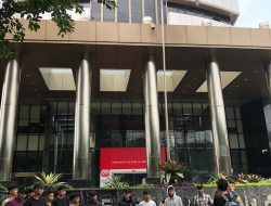 Puluhan Mahasiswa Desak KPK Usut Dugaan Korupsi Dana CSR BI dan OJK yang Libatkan Bahtra Banong
