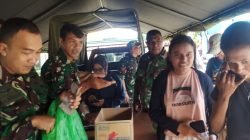 Masyarakat Antusias Membeli Beras Murah Melalui Gerakan Pangan Murah Yang di Gelar Kodim 1802 Sorong