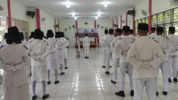 Pengukuhan Pasukan Pengibar Bendera Merah Putih Kecamatan Sengah Temila Tahun 2025 Berlangsung Khidmat