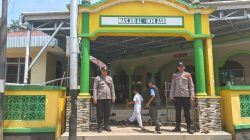 Setiap Hari Jum’at Samapta Polsek Menyuke Lakukan Pengamanan Kepada Warga Yang Melaksanakan Sholat Jum’at