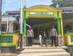 Setiap Hari Jum’at Samapta Polsek Menyuke Lakukan Pengamanan Kepada Warga Yang Melaksanakan Sholat Jum’at