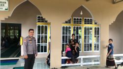 Jamin Kamtibmas Saat Warga Beribadah, Polsek Kuala Behe Lakukan Pengamanan Ibadah Sholat Jumat