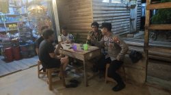 Patroli Humanis Polsek Air besar, Jaga Kamtibmas Sambil Ngopi Bareng Warga