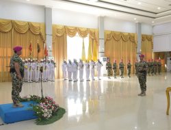 Letkol (Mar) Helilintar setyojoyo Laksono Danyonif 2 Marinir Pimpin Upacara Restrukturisasi Besar Korps Marinir