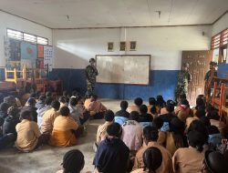 Satgas Yonif 521/DY Kobarkan Semangat Kebangsaan di Hati Siswa SMP Koinonia