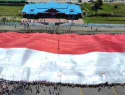 Pawai Merah Putih dan Bendera Raksasa Meriahkan HUT RI ke 80 di Pegunungan Bintang