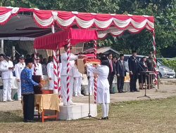 Kapolsek Menjalin Hadiri Upacara HUT RI ke-80 di Lapangan Bola Seborok Kecamatan Menjalin