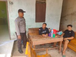 Sambang Warga, Personel Polsek Air Besar Ajak Bersama Jaga Lingkungan