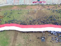 Bikin Publik Kab. Tebo Terkesima, Dandim Pungky Jadi Inisiator Pembentangan Bendera Merah Putih Raksasa