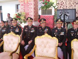 Berjalan Khidmat, Wakapolda Sumsel Hadiri Penurunan Bendera Merah Putih
