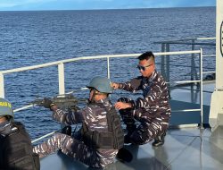 KRI Balongan-908 Gelar Latihan Menembak di Laut Pasifik