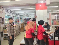 Patroli Malam Polsek Ngabang Ingatkan Kepada Para Pemuda Untuk Tidak Berbuat Yang Dapat Melanggar Hukum