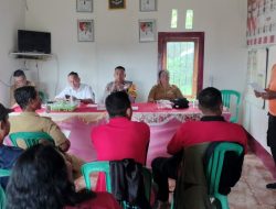 Kapolsek Meranti Turun Langsung Sosialisasi Ketahanan Pangan untuk Menanam Jagung di Desa Selange Kec. Meranti Kab. Landak