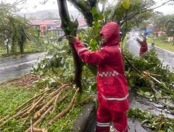 Respons Cepat Bencana, Polda Maluku Siagakan Tim SAR dan PRC di Wilayah Rawan