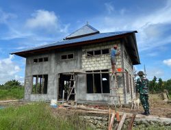 Satgas Yonif 131/Brajasakti dan Warga Suskun Bersatu Bangun Masjid di Perbatasan Papua