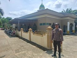 PAM Sholat Jumat, Polsek Kuala Behe Ciptakan Rasa Aman Warga Beribadah