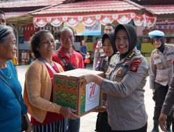 Semarak Polwan di Perbatasan, Polwan Polda Kalbar dan Polres Bengkayang Gelar Gerakan Pangan Murah & Bakti Sosial Sambut Hari Jadi Polwan ke-77